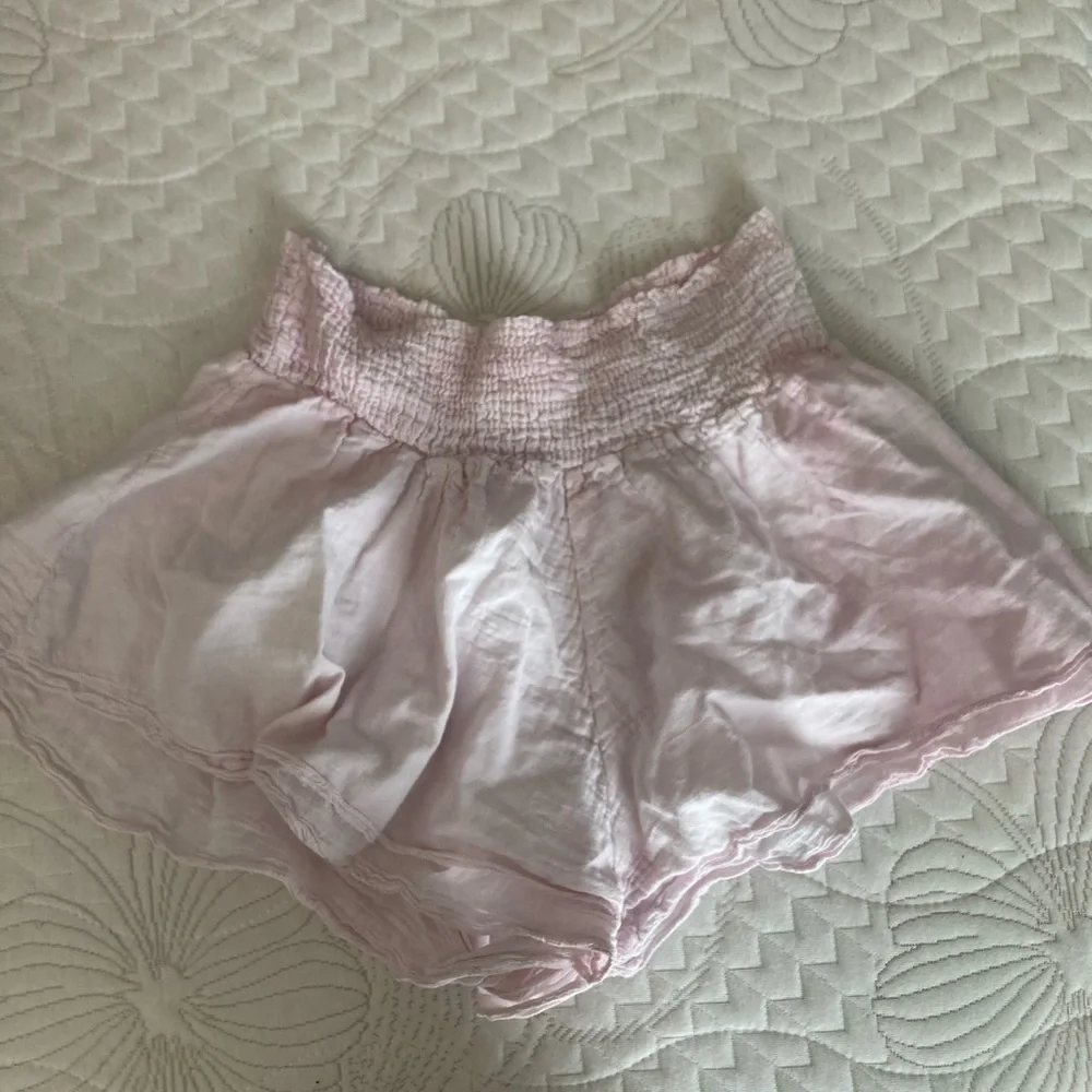 Shorts - Picture 2 of 3